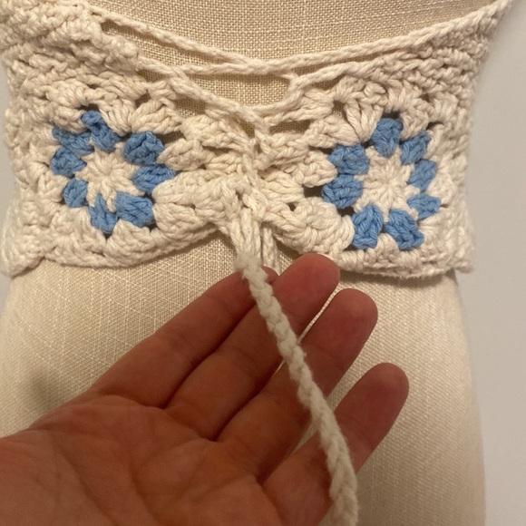 Blue&white crochet halter top - Picture 4 of 6